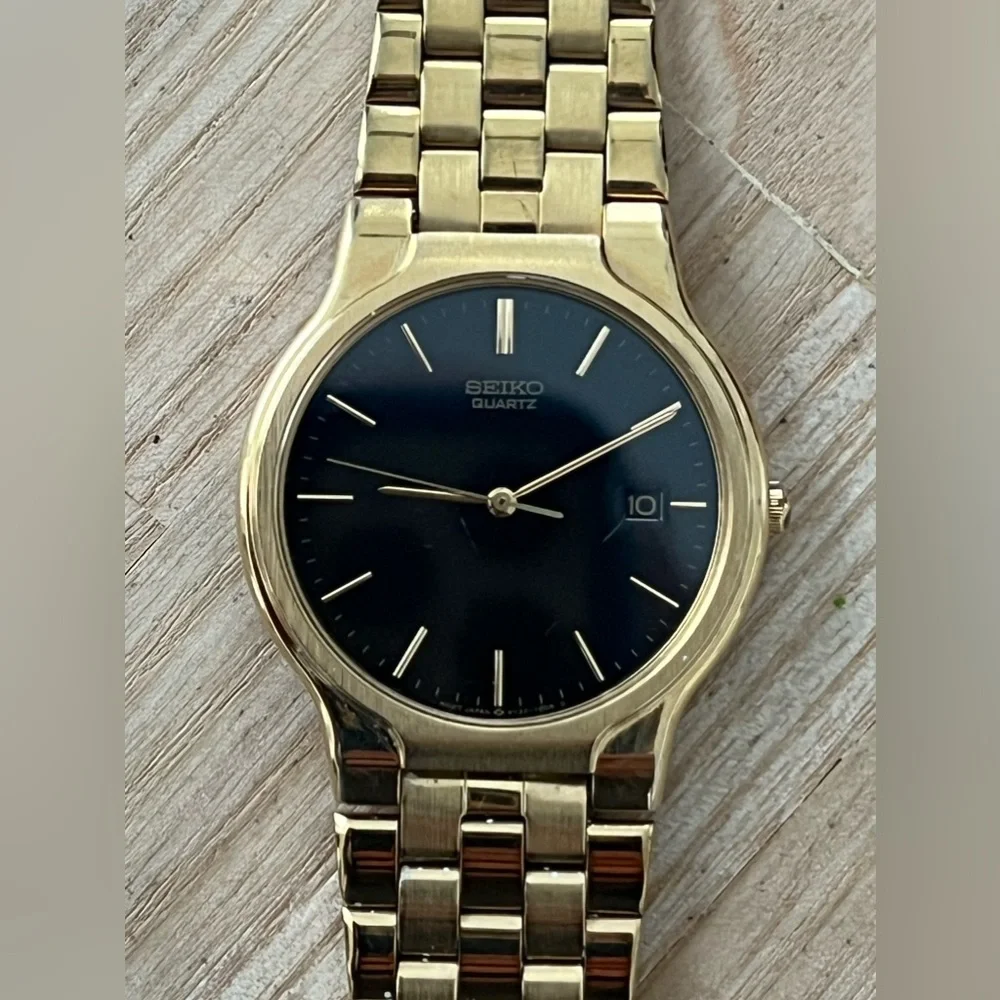 Seiko Rare Vintage Men’s Watch Gold-Tone Weave Bracelet Black Dial Date